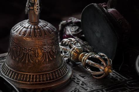 campana tibetana en ritual budista