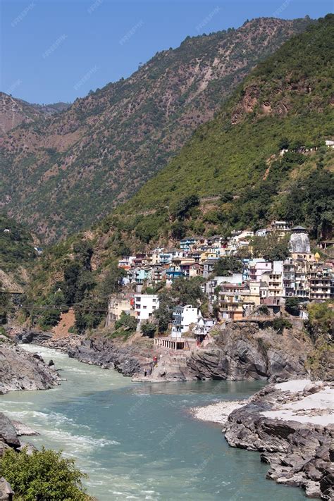paisaje Himalaya y río Alaknanda