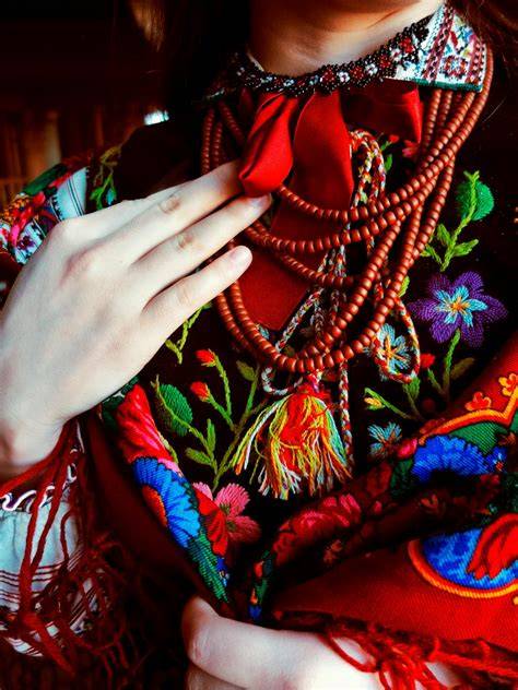 vestimenta tradicional Yakutia bordados cuentas