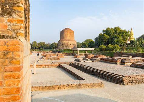 imagen panorámica de Dhamek Stupa y Dharmachakra