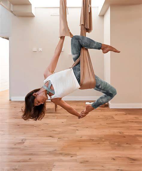 infografica de yoga aereo en avion