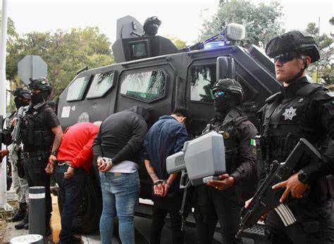 Situación de seguridad en farmacia y persecución policial