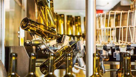 Proceso de embotellado y etiquetado de vinagre