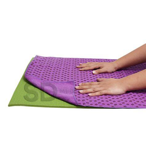 toalla antideslizante para yoga ilustración
