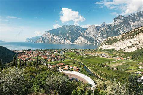 imagen de lago Garda y naturaleza para retiros