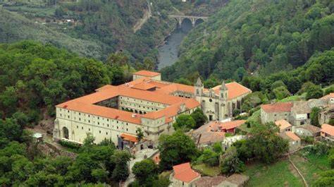 Guía visual de retiros en monasterios franceses