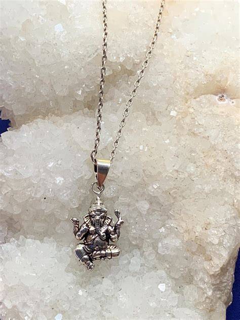 collar o colgante Ganesha kavach