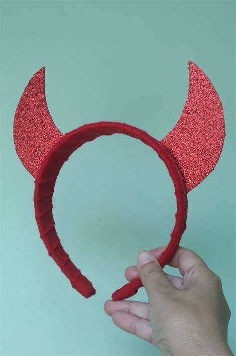 diadema de cuernos en tumbas mesolíticas