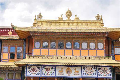 Palacio Potala y símbolos del poder del Dalái Lama