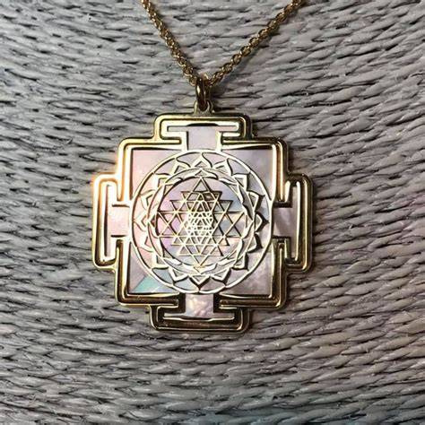 joya Sri Yantra colgante energética