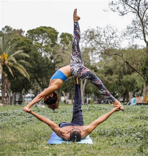 inspiración y estructuras de acro yoga