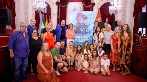 escena de apertura con protagonista en mundo nuevo