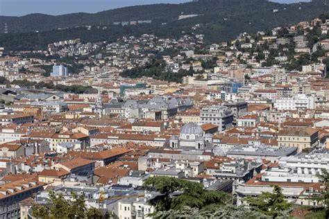 Vista panorámica de Trieste desde San Giusto