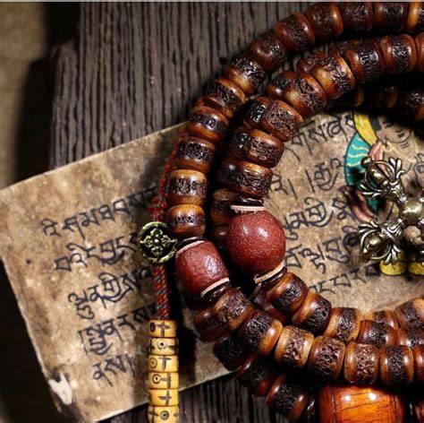 Buddhist mala diseño y simbolismo