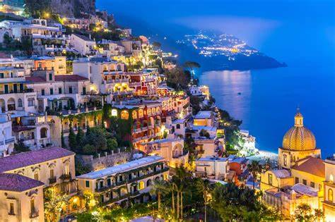 Positano vistas y cúpulas de casas en la ladera
